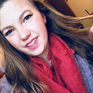 Meet your Posher, Leeann